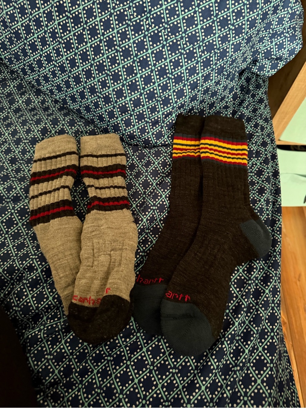 2 pairs women’s Carhartt socks